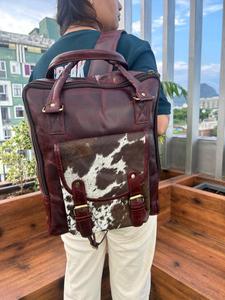 2024ใหม่ขายดีกระเป๋าสะพายหลังหนังควายทำด้วยมือสุดคลาสสิกกระเป๋าเป้สะพายหลังหนังวัวสำหรับเดินทางกระเป๋าเป้สะพายหลังแล็ปท็อปสำหรับทุกเพศ - Product Image 3