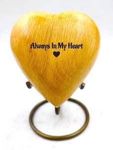 Urna de cremación de madera Premium con superficie lisa y acabado elegante diseñada para un tributo duradero a los miembros de la familia amada - Product Image 6