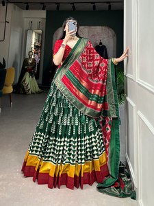 Nouvelle robe de soirée en soie Dola Minakari et imprimé feuille Lehenga Choli peut être cousue pour la collection Navratri - Product Image 4