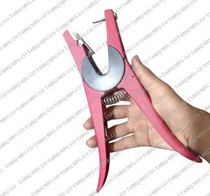 Nouvel arrivage : Applicateur d'étiquettes auriculaires universel en acier inoxydable et plastique pour usage vétérinaire, robuste, manuel, pour moutons et bovins, avec désinfection. - Product Image 3