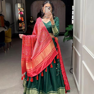 Gaji Silk Lehenga Choli avec Bandhej-Patola Dupatta Stitched Ghaghara Festival Choli pour femmes et filles Party Wear - Product Image 1