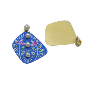 Vente en gros de boucles d'oreilles peintes à la main pour femmes 2024 Fabricant Fournisseur Boucles d'oreilles en pierre MOP plaquées or pour femmes et filles - Product Image 4