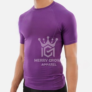 T-shirt de compression professionnel Slim Fit pour hommes 100% vêtements de sport tricotés pour tous les sports et activités de plein air - Product Image 2