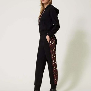 Ensemble de survêtement pour femmes en coton 100% Coupe régulière Automne Décontracté à capuche Couleur unie Manches longues Ensemble pour femmes de haute qualité - Product Image 3