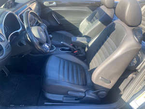 Volkswagen Beetle Convertible 2016 Usado, Volante a la Izquierda - Product Image 4