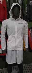 Suministro de fábrica de alta calidad transpirable de secado rápido 100% algodón ropa deportiva chándal cremallera Sudadera con capucha con pantalones cortos para la temporada de invierno - Product Image 3