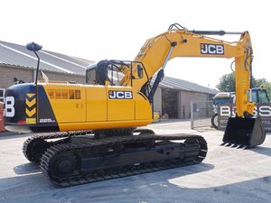 Vente de pelles sur chenilles JCB d'occasion abordables équipées de moteur, boîte de vitesses, pompe à engrenages, roulement et composants à noyau PLC Export - Product Image 5