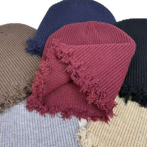 Nuevo Gorro Holgado de Punto Estilo Desgastado para Invierno, Gorro de Esquí Cálido con Borde Deshilachado, Apto para la Playa, con Estampado - Product Image 4