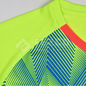 Uniforme de fútbol ligero diseño personalizado precio al por mayor uniforme de fútbol para la venta en línea - Product Image 6