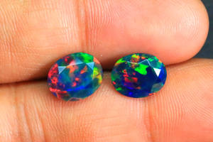 Piedra preciosa de ópalo negro etíope natural Welo, arcoíris brillante, gemas de ópalo negro llamativo, piedra de ópalo negro etíope de corte ovalado precioso - Product Image 2