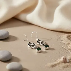 Pendientes de Plata de Ley 925 con Nudo Celta y Piedras de Ónice, Joyería de Moda - Product Image 2