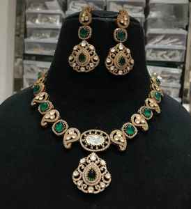 Ensemble de collier Polki de créateur plaqué or mat avec boucles d'oreilles bijoux de mariée pour mariage et fête - Product Image 1