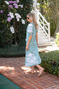 Robe longue de créateur brodée à manches courtes et longueur mollet haute couture pour tenue de fête - Product Image 5