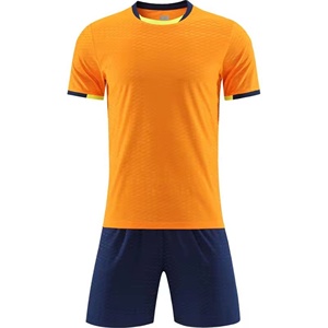 Fournisseur direct d'usine, uniformes de football confortables pour adultes, haute qualité, personnalisables, tissu 100% polyester, design personnalisé pour l'équipe - Product Image 4