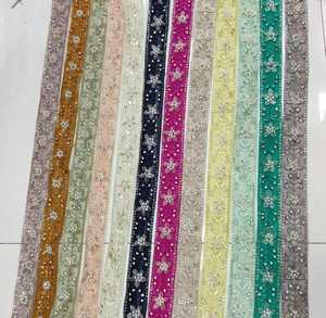 Cintas y cordones bordados a máquina hechos a medida en varios diseños y colores para vestidos de novia con borde de lentejuelas en ambos lados. - Product Image 4