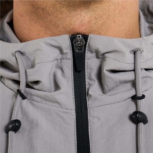 Chaqueta Windrunner versátil para hombre con tiras reflectantes y múltiples bolsillos para aventuras al aire libre - Product Image 6