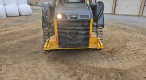 Livraison gratuite John D 325G Chargeuse compacte à chenilles avec cabine EROPS, chauffage et climatisation, commande par joystick, 2 vitesses, hydraulique auxiliaire - Product Image 5