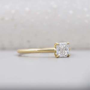 Anillo de Diamante Cultivado en Laboratorio con Corte Cojín Certificado por IGI, con Detalle Oculto, Joyería de Lujo - Product Image 2
