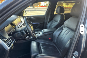 BMW X7 M50i 2020 d'occasion en bon état, 523 ch, V8 biturbo, transmission intégrale, configuration 6 places, non modifiée - Product Image 3