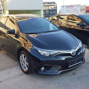 Toyota Auris usado, modelo automático, velocidad máxima, bastante usado, sin historial de accidentes, conducción a la izquierda y a la derecha, el mejor precio - Product Image 1