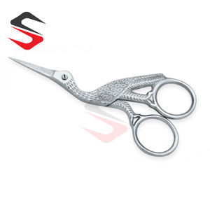 Ciseaux de broderie cigogne de vente chaude de la meilleure qualité ciseaux de conception d'impression animale en acier inoxydable fabriqués par Shu & Company pakistan - Product Image 1