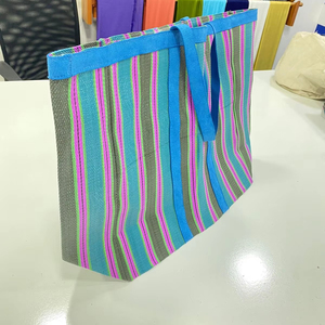 กระเป๋าชายหาดและซูเปอร์มาร์เก็ตสำหรับผู้หญิงใช้ซ้ำได้ผ้าฝ้ายรีไซเคิลพิมพ์ลายตามสั่งจากอินเดีย - Product Image 1