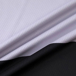 Ensemble d'uniformes de basket-ball sans manches confortables avec vêtements de sport de conception unique en polyester respirant à séchage rapide 100% - Product Image 5