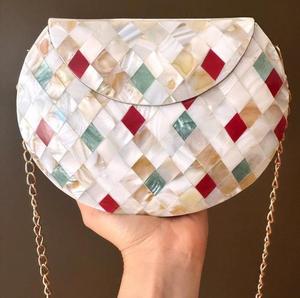 Bolso de Mano Clutch con Incrustaciones de Nácar Hecho a Mano, Ecológico y de Venta Caliente, en Color Blanco MOP con Cadenas para Niñas y Damas - Product Image 4
