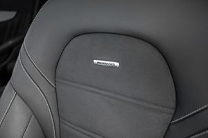 รถยนต์เมอร์เซเดส-เบนซ์ จีแอลซี 63 เอเอ็มจี ปี 2020 รถเอสยูวี เครื่องยนต์ 6 สูบ ทวินเทอร์โบ 8 ลิตร เบนซิน/แก๊ส ภายในหุ้มหนังสีอ่อน เกียร์อัตโนมัติ ขับเคลื่อนสี่ล้อ ระบบควบคุมความเร็วอัตโนมัติแบบแปรผัน ล้อแม็กซ์ขนาด 20 นิ้ว - Product Image 2