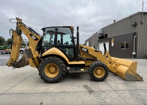 รถตักล้อยางมือสอง CAT 226B ขนาด 2 ตัน สำหรับงานก่อสร้างและขนย้ายวัสดุ - Product Image 3