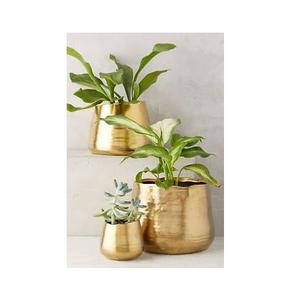 Décoration de table de mariage à la maison utiliser le meilleur prix la meilleure qualité pot de fleur en laiton de conception faite à la main pour des pots de jardinière en métal d'utilisation de vaisselle de table pour - Product Image 1