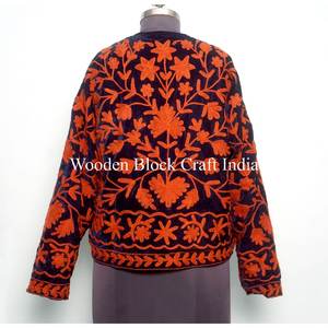 Veste pour femme en broderie indienne Suzani faite à la main, rayée florale, matelassée, rembourrage en coton, velours respirant, écologique, hiver - Product Image 6