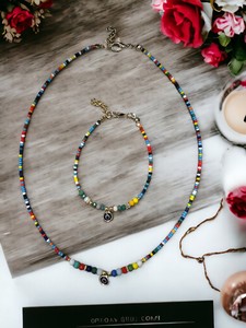 Ensemble collier et bracelet DAFNI Evil Eye en perles de plastique faites à la main - Coloré pour la fête des mères et la Saint-Valentin - Product Image 6