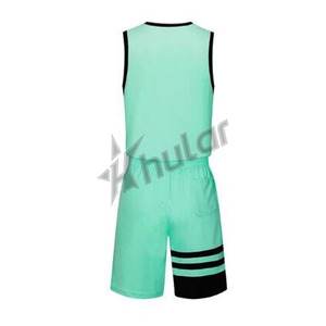 Ensemble d'uniformes de basket-ball d'été personnalisables Vêtements de sport réversibles pour votre propre équipe Options de taille plus - Product Image 3