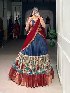 Estilo moderno Timeless PolyChanderi Lehenga con delicadas rayas ZariStripes mejoradas con impresiones KalamKari Productos de tendencia - Product Image 2