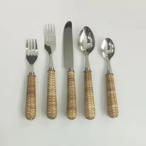 Ensemble de couverts en miroir à haute demande Ustensiles de salle à manger élégants pour la cuisine de table de mariage et l'utilisation quotidienne - Product Image 4