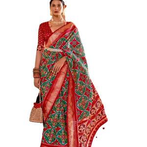 El último Sari de seda estampado Patola pesada de diseñador por Fab Zone - Product Image 1