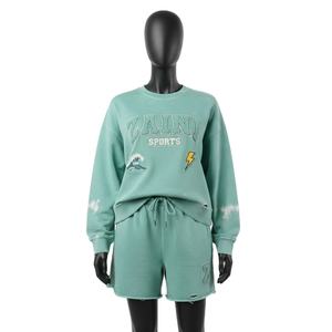 Ensemble court en molleton de coton et polyester 320 GSM vert menthe pour femme, avec logo patch chenille tie-dye effet vieilli – Nouveauté pour femme - Product Image 1