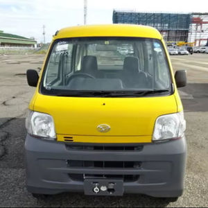 Minibús DAIHATSU-HIJET CARGO 2010 con Techo Alto, Especial para Carga y 8 Asientos para Pasajeros, con Aire Acondicionado, Bolsas de Aire y Asientos de Tela de Lujo - Product Image 1