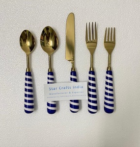 Acheter Direct Factory Set de table en acier inoxydable poignées en résine couverts service cuillère Set 5 pièces fabricant indien en acier miroir - Product Image 5