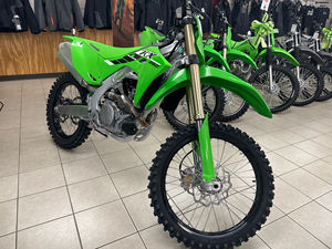 Herramienta Manual Kawasaki KX250 2025, Ligera y de Alta Eficiencia para Acabado de Concreto, Actualmente Disponible en Existencia para Todo el Mundo - Product Image 5