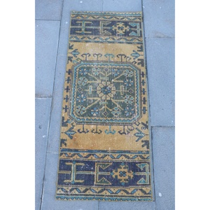 Alfombra Pequeña Vintage de 1.7x4.2 pies, Alfombra Persa Azul Turca - Product Image 1