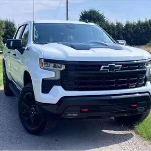 Chevrolet Silverado Trailboss 6.2 V8 d'occasion en excellent état, modèle 2022 - Product Image 3