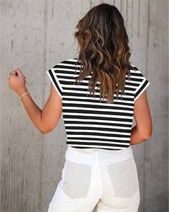 เสื้อครอปของผู้หญิงคุณภาพสูงเสื้อยืดแขนสั้นคอกลมพอดีตัวระบายอากาศลายพื้น - Product Image 2