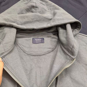 เสื้อฮู้ดซิปสำหรับผู้ชายใส่ทำงานในฤดูหนาว พิมพ์โลโก้ได้ สีพื้น แขนยาว ลายดีไซเนอร์ ผ้าฝ้าย 100% - Product Image 4