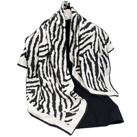 Look élégant Design chic foulard en soie porté comme enveloppement ou cravate foulard en soie couche essentielle toute l'année foulard en soie taux de gros OEM