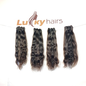 Extensions de cheveux humains indiens vierges à l'aspect naturel, mèches ondulées, cuticules alignées, tissage lâche profond, non traitées, couleur noire - Product Image 3
