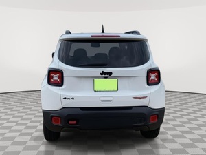 Jeep Renegade 2024 d'occasion propre - Product Image 6