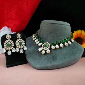 Impresionante conjunto de collar de moissanita Kundan sin cortar lujoso Sparkle Fusion artesanía tradicional joyería de moda de la mejor calidad - Product Image 2