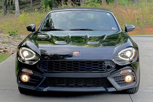 Voiture d'occasion fiable, Fiat 124 Spider Abarth 2017 - Product Image 1